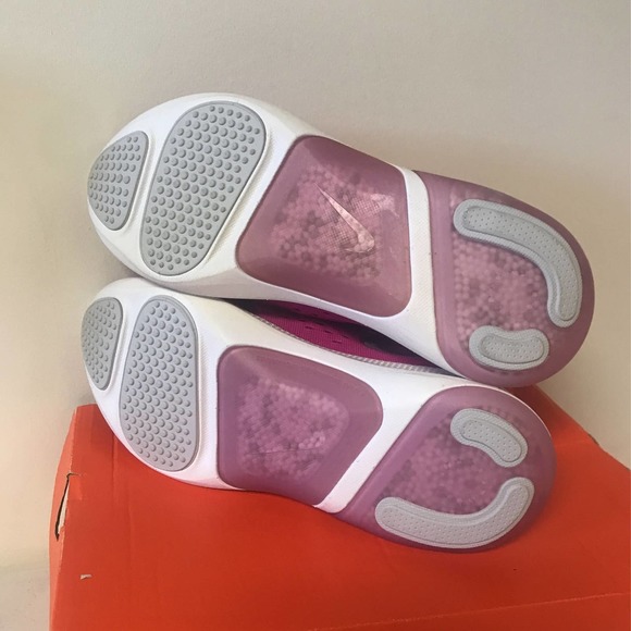 NIKE WOMENS SIZE 6.5 JOYRIDE DUAL RUN RUNNING SHOES, PINK - Picture 6 of 8